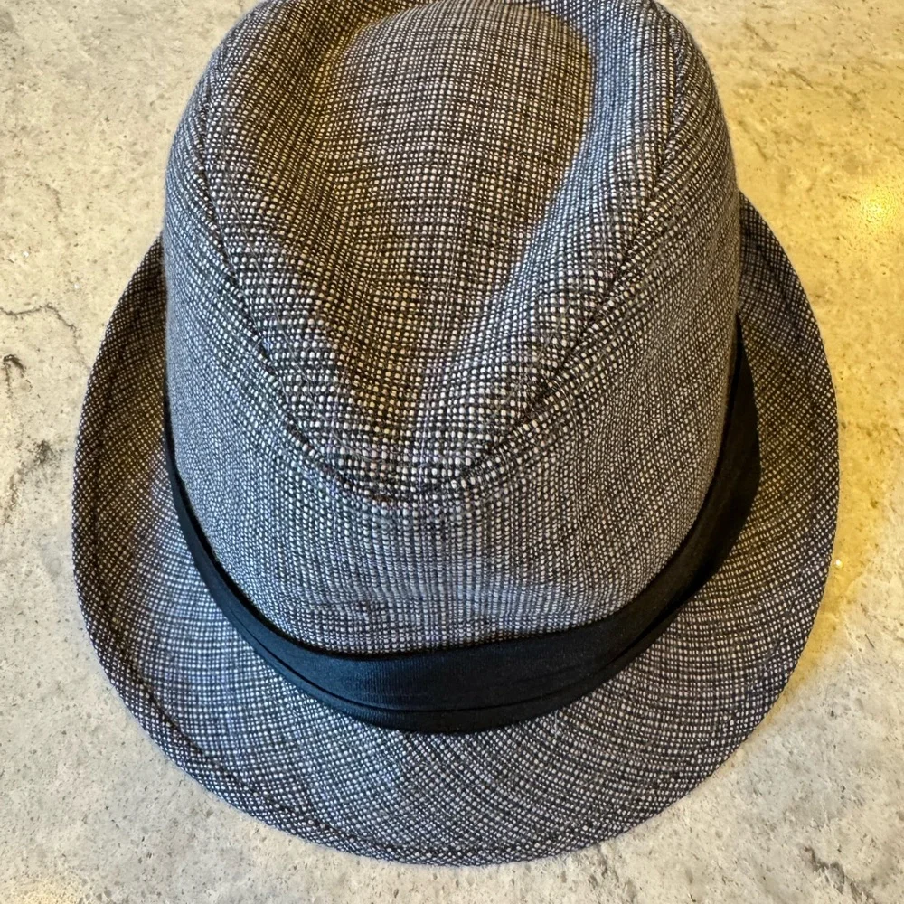 Stylish Gray Fedora Hat - Picture 1 of 2